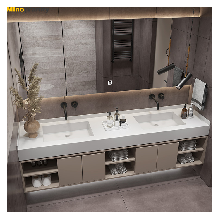 الغرور المزدوج بالوعة مع كونترتوب